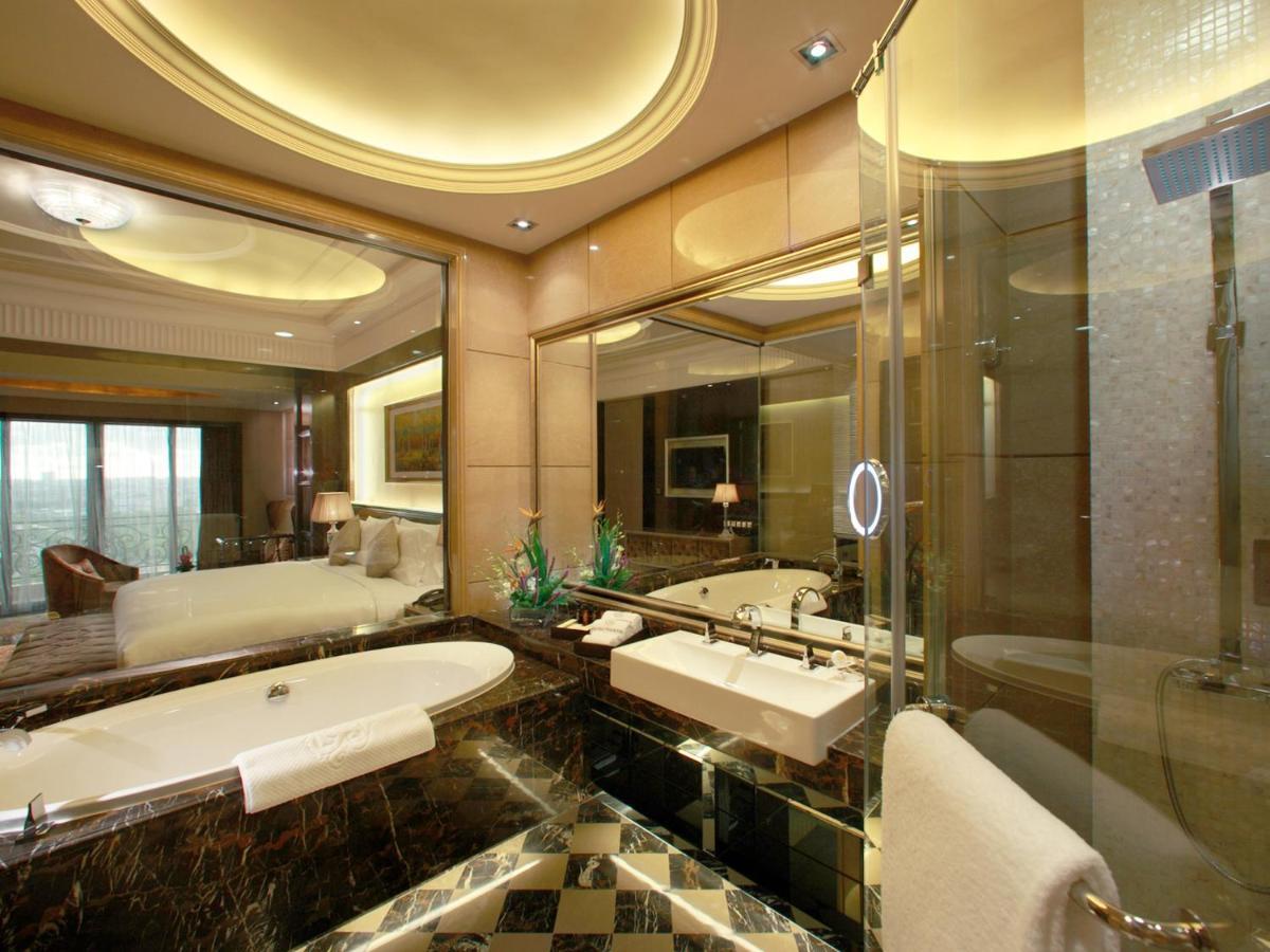 Chateau Star River Pudong Shanghai Bagian luar foto